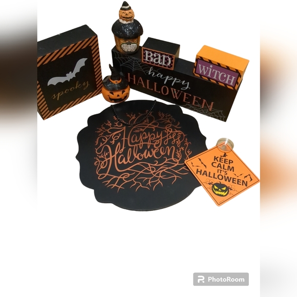 Halloween Decoration Lot Vintage Inspired Signs Treat box Hand Towels - Picture 1 of 4